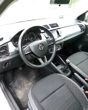 Skoda Fabia cena 40500 przebieg: 69000, rok produkcji 2019 z Pabianice małe 56